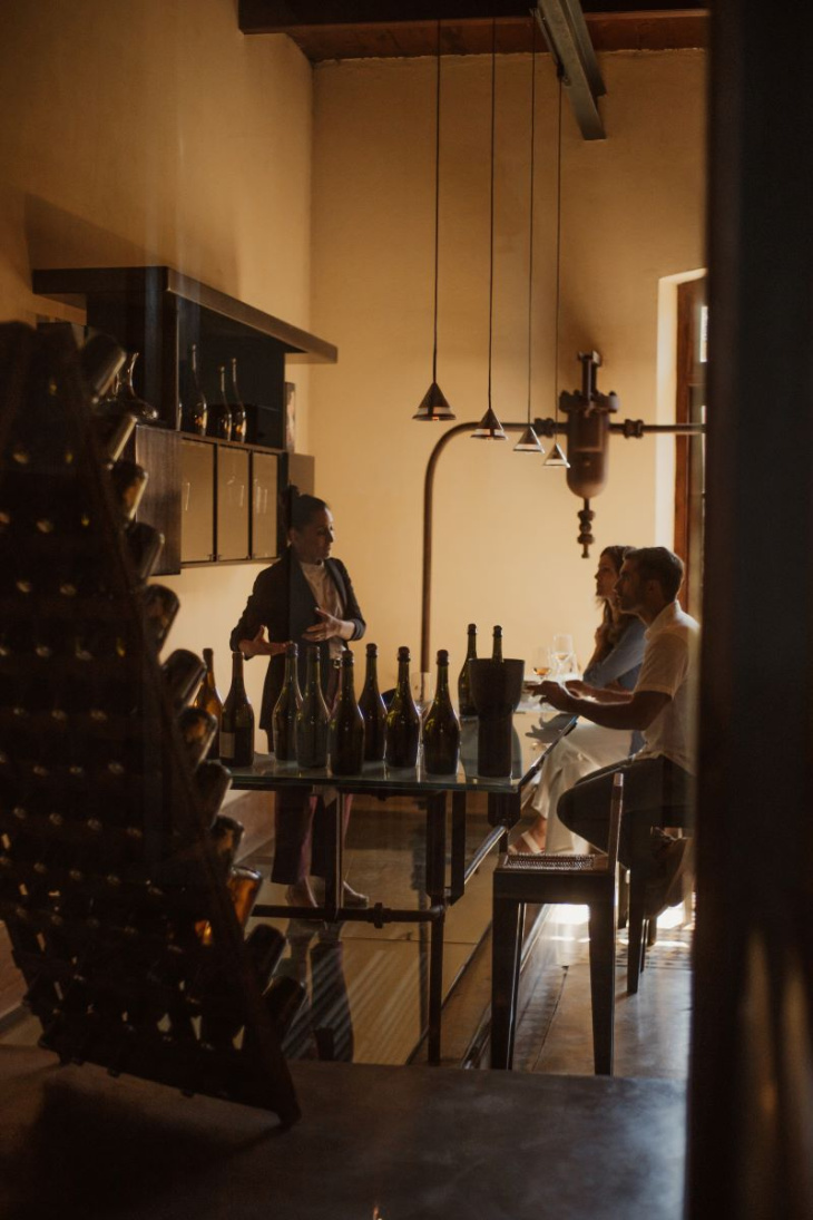 La Bodega Rosell Boher abre las puertas de su centenaria bodega en Chacras de Coria al turismo