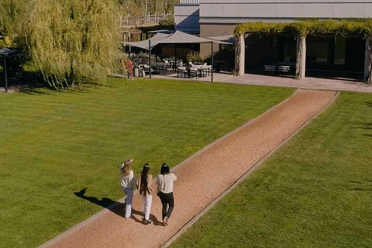 Los Vientos, el restaurante de la Bodega Trivento y sus hermosos jardines renueva su carta